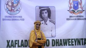 أصلي عبّادي.. أول صومالية تقود طائرة حربية