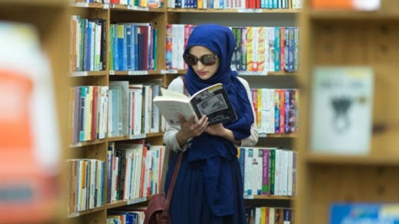 إن كان الكتاب صديقك فإليك ما قيل عنك؟!