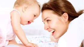 لغة جسد الرضيع.. هكذا تفهمينها؟!