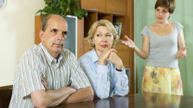 آباء وأمهات يشتكون: ابني المتزوّج عالة علينا!