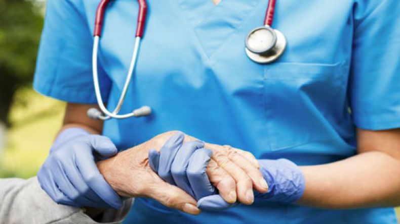 “قهواجي” يبحث عن طبيبة لم تدخل الجامعة!