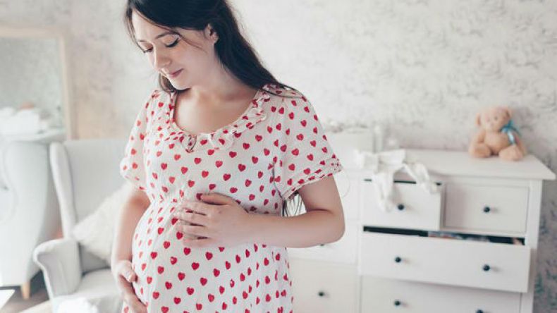 الحمل بعد الثلاثين قد يطيل عمر المرأة إلى 100 عام!