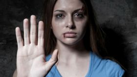 أنا يتيمة وحماتي وبناتها يضربنني!