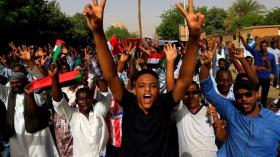 نرفض بيان الجيش ونعتبره “انقلاباً عسكرياً”