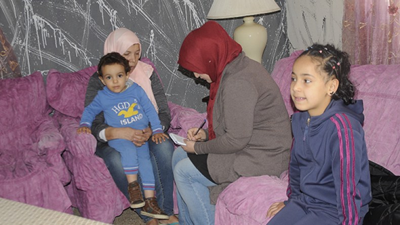 الأمهات البديلات: ضحينا بالزواج والعمل من أجل أطفال لم ننجبهم