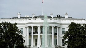 البيت الأبيض ينفي تخطيط أوباما لإسقاط الأسد بالقوة