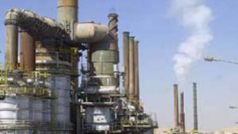 النفط‭ ‬يواصل‭ ‬تراجعه‭ ‬والذهب‭ ‬يتجاوز‭ ‬61250‭ ‬دولار‭ ‬للكيلوغرام‭ ‬