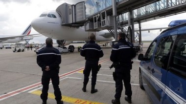 Aéroport parisien de Roissy: 2.000 personnes évacuées après une intrusion
