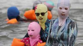 جزائريات في الشواطئ من “البوركيني” إلى “الراس كيني”