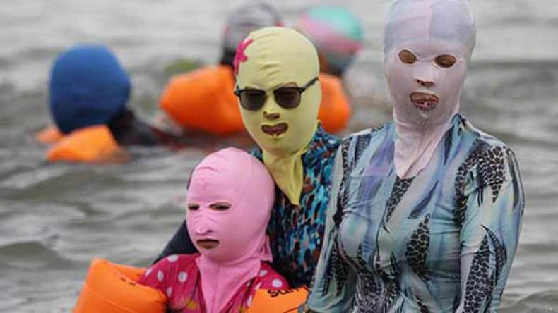 جزائريات في الشواطئ من “البوركيني” إلى “الراس كيني”