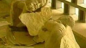 ايطاليا تعيد أثارا نهبت من العراق