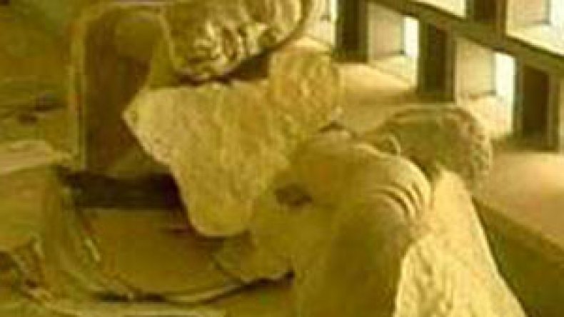 ايطاليا تعيد أثارا نهبت من العراق