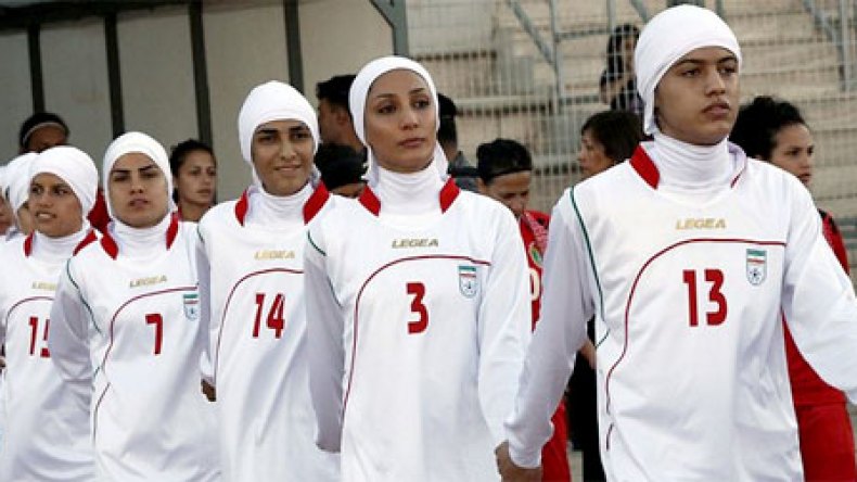 الفيفا وافقت على ارتداء اللاعبات المسلمات الحجاب