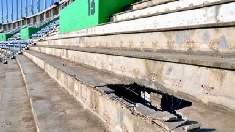 انطلاق عملية تفكيك مدرجات ملعب 5 جويلية