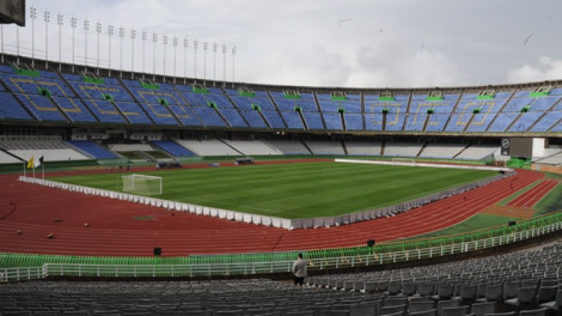 لجنة معاينة الملاعب تشرع في مهمتها