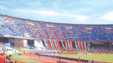 Les tribunes du 5-Juillet risquent la démolition !