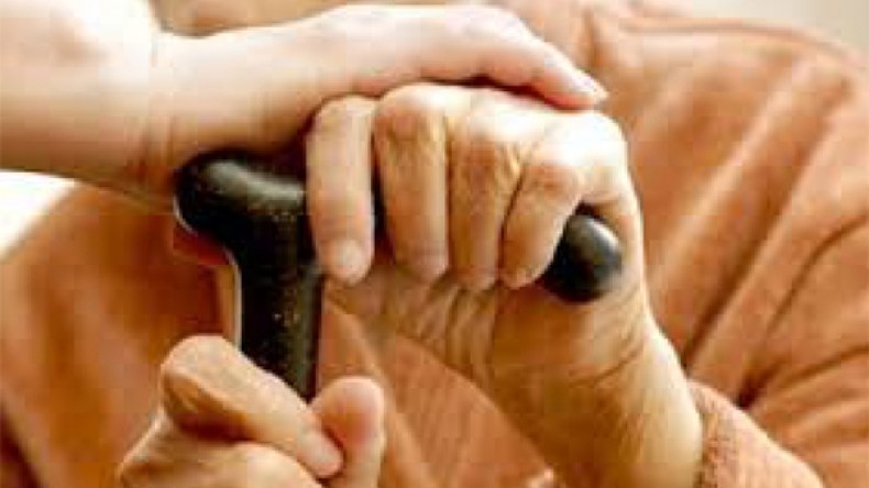 تشييع عميد نزلاء دار العجزة بالبويرة في غياب عائلته