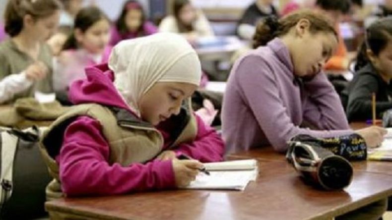 انهيار القيم بالمدرسة الجزائرية‮.. ‬لماذا؟‮!‬