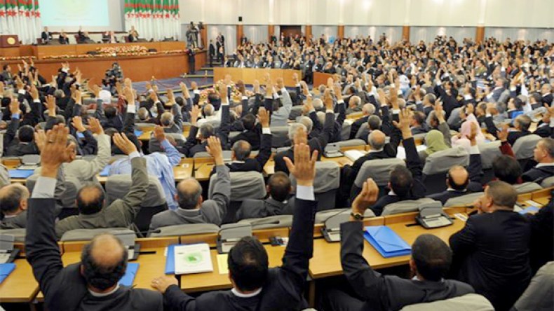 السّاسة والقطّ‮ ‬بشبش‮!‬