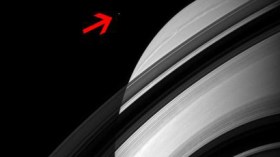 ناسا تنشر صورة رائعة لزحل وقمره