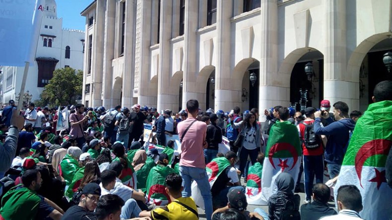 مسيرة حاشدة للطلبة في العاصمة