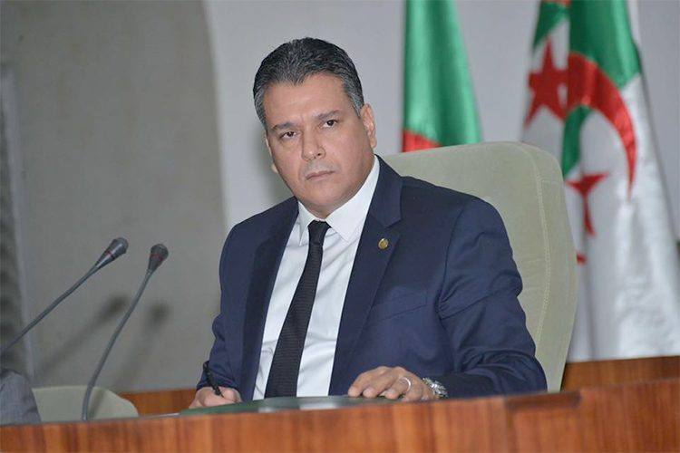 FLN: Les députés squattent le bureau de Bouchareb