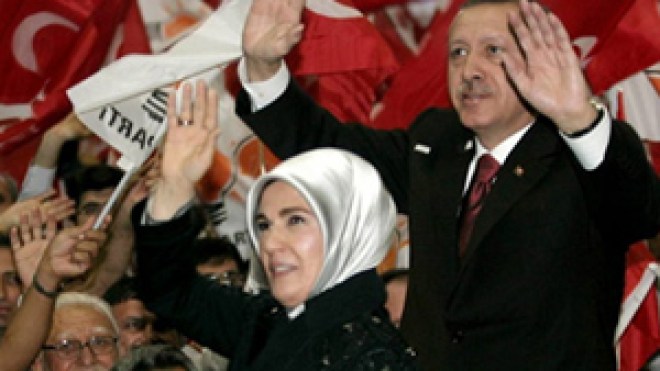 حزب أردوغان يتجه لقيادة ثالث حكومة متتالية في تاريخ تركيا