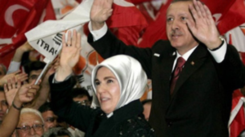 حزب أردوغان يتجه لقيادة ثالث حكومة متتالية في تاريخ تركيا