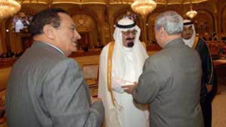 القمة العربية تنعقد في دمشق “بمن يحضرها”
