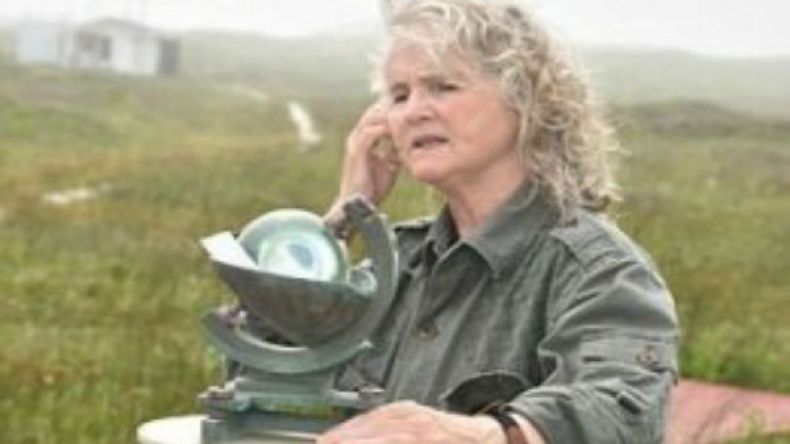 امرأة تعيش 40 عاماً بمفردها على جزيرة نائية!