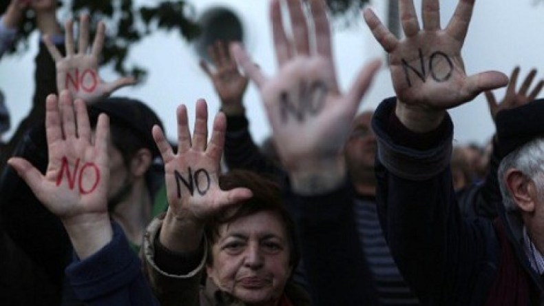 قبرص بين فرض الضرائب وخطة الإنقاذ