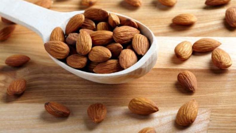 حلمك بخسارة الوزن تبخر.. عليك باللوز!