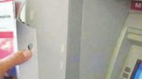 امرأة تذبح أحد أفراد عصابتها بسبب خلاف حول تقاسم الغنائم