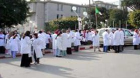 ولد عباس يلتقي اليوم نقابات القطاع لمعالجة الصحة المريضة