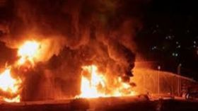 حريق يلتهم 23 محلا بمركز تجاري بخميس مليانة بعين الدفلى