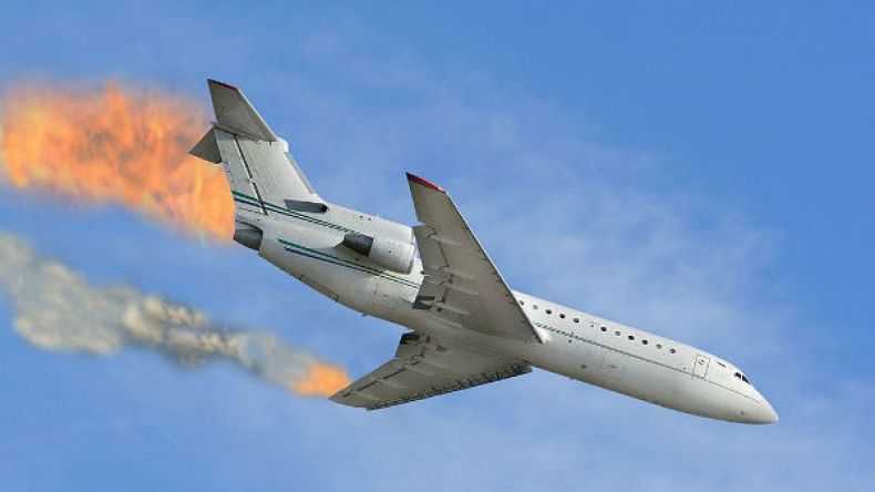 13 قتيلا جراء تحطم طائرة نقل عسكرية شرق إندونيسيا