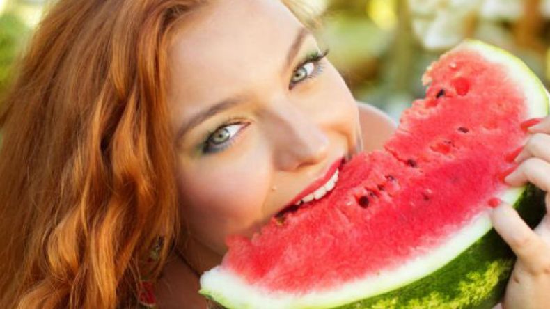 هذا ما عليك معرفته قبل تناول البطيخ الأحمر؟!