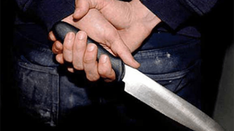 مسبوق يطعن ثلاثة أشخاص بخنجر في بجاية