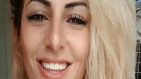 حسناء دنماركية مهددة بالسجن.. والسبب!