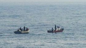 مدمرة أمريكية تنقذ بحارة إيرانيين في الخليج العربي