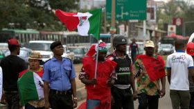 منظمة العفو الدولية تتهم قوات الأمن النيجيرية بقتل 150 متظاهرا