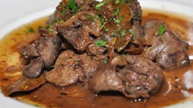 كبد الدجاج بالثوم