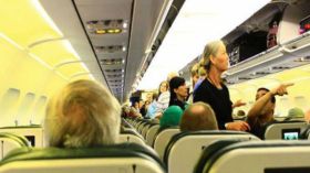 ضبطته زوجته يتزوّج بأخرى على الطائرة!