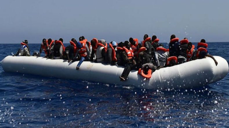 إنقاذ أزيد من ألف مهاجر في مضيق صقلية