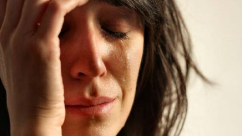 صديقتي الحميمة كسرت قلبي وسرقت حبي!