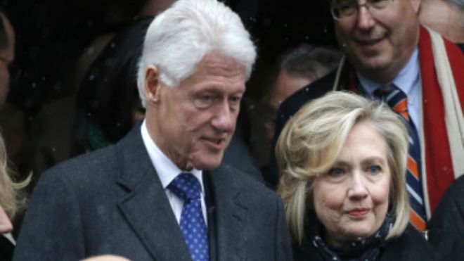 الـ”إف بي آي” يضرب كلينتون من جديد ويفجّر مفاجأة