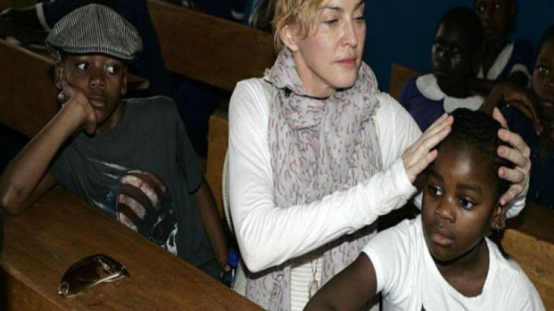 من جديد.. مادونا تحصل على الإذن بتبني طفلين مالاويين