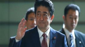 الحكومة اليابانية تقدم استقالة جماعية