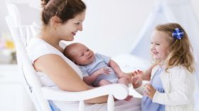 عادات تضر بصحة الأبناء.. تعرفي عليها!