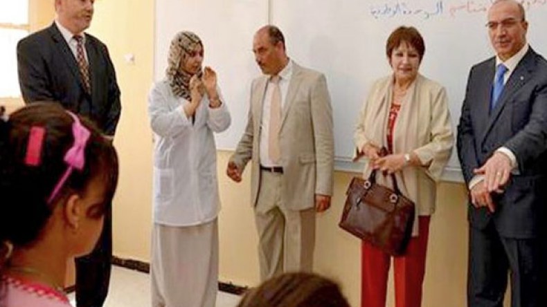 تسوية وضعية 830 أستاذ وموظف في قطاع التربية